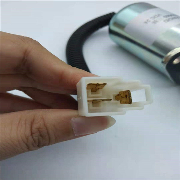 3935650 Trójkątny zawór elektromagnetyczny odcinający pasujący do części silnika koparki Cummins 6CT