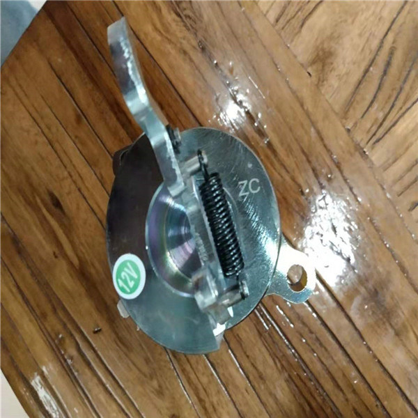 Zawór elektromagnetyczny zatrzymania 04170534R 04272733 pasuje do koparki ładowarkowej Deutz Bobcat o sterowaniu burtowym