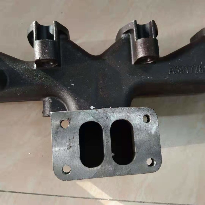 YUBP-00785 Części zużywające się do koparki Kolektor wydechowy do silnika wysokoprężnego 6D102 Hyundai R225LC-7